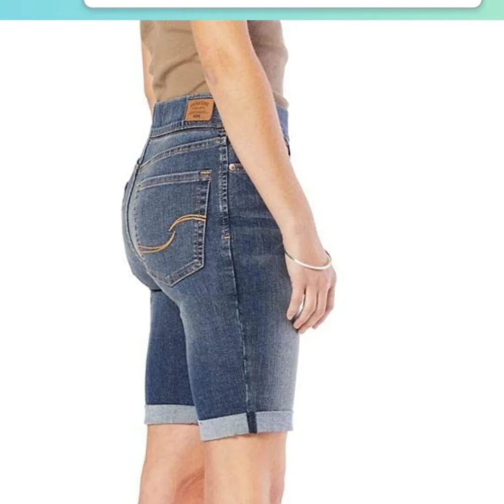 NWT Levi's Pull On Shorts - Picture 2 of 3